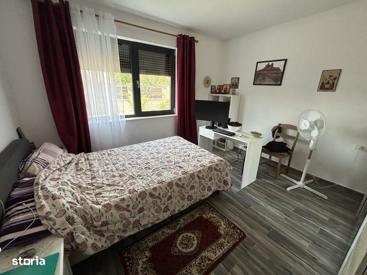 Casă cu 3 camere în Mândruloc
