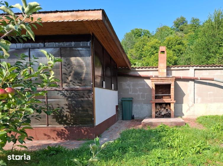 Casă cu 3 camere cu Teren 900 Mp în Bârsești