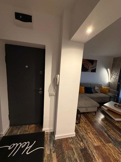 Apartament cu 2 camere decomandat în Poarta 6
