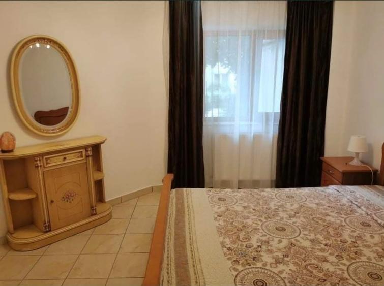 Apartament cu 2 camere decomandat în Nicolina