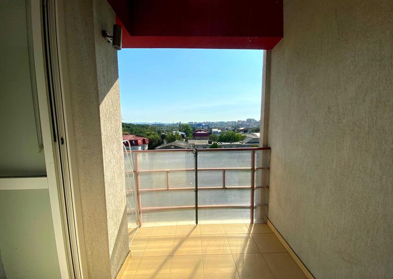 Apartament cu 2 camere decomandat în Nicolina