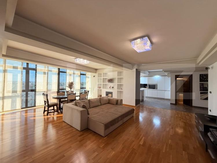 Apartament cu 4 camere decomandat, mobilat în 1 Mai