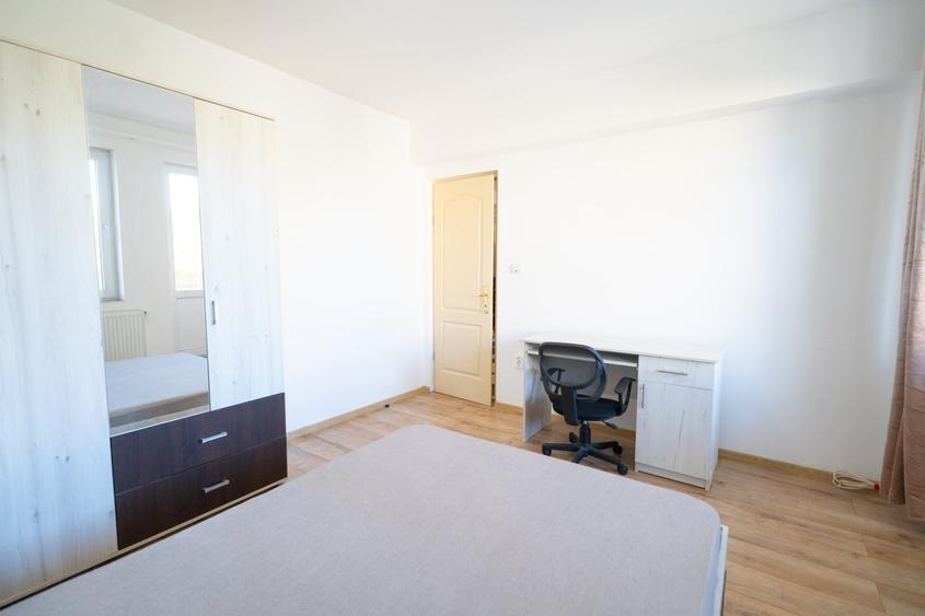 Apartament cu 3 camere decomandat în Zorilor