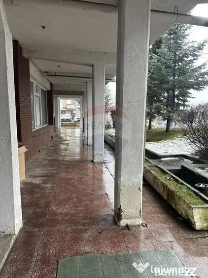 Spațiu comercial, de 166 mp, în Calea Romanului