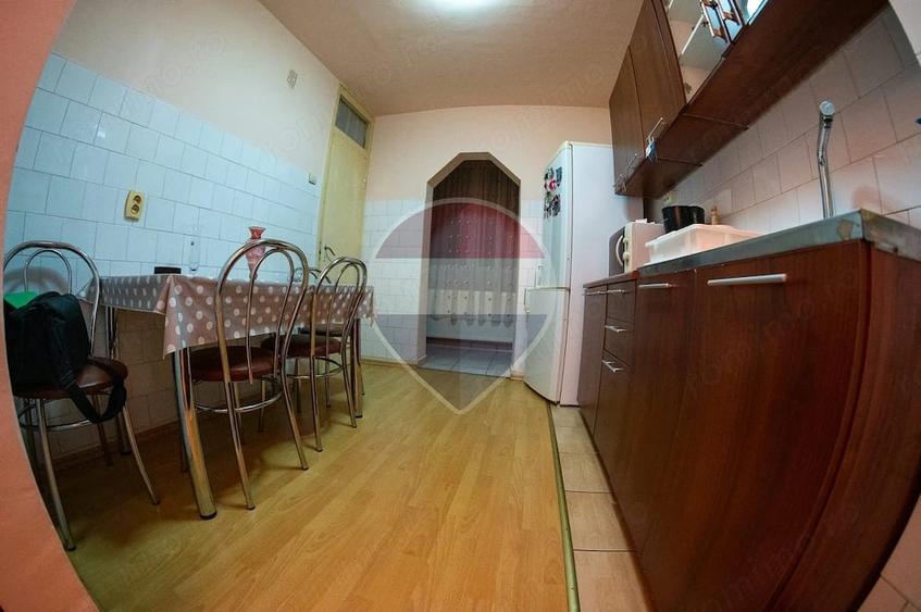 Apartament cu 2 camere decomandat în Vitrometan