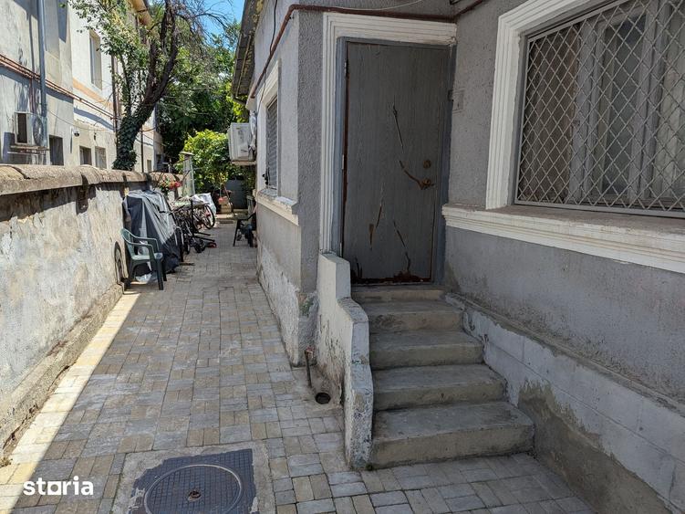 Casă cu 5 camere cu Teren 236 Mp în Crângași