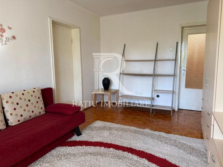Apartament cu 2 camere semidecomandat, mobilat în Rogerius