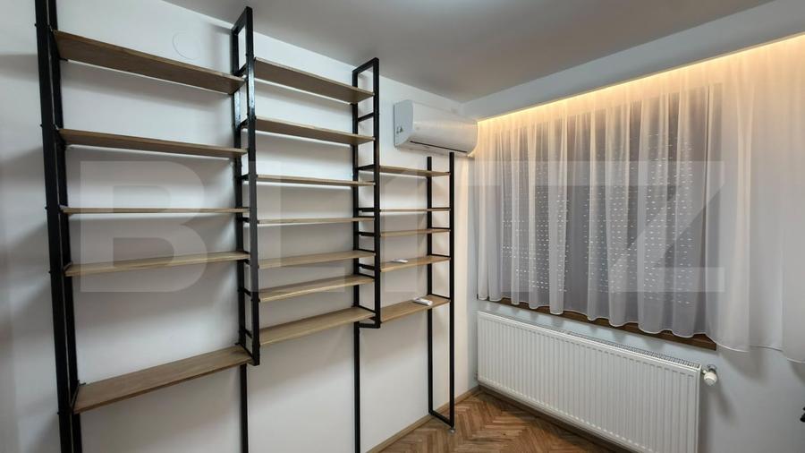 Apartament cu 4 camere decomandat, mobilat în Central