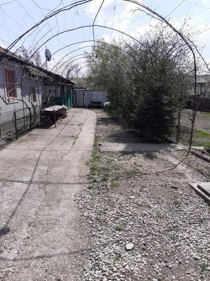 Casă cu 4 camere în Șerbănești