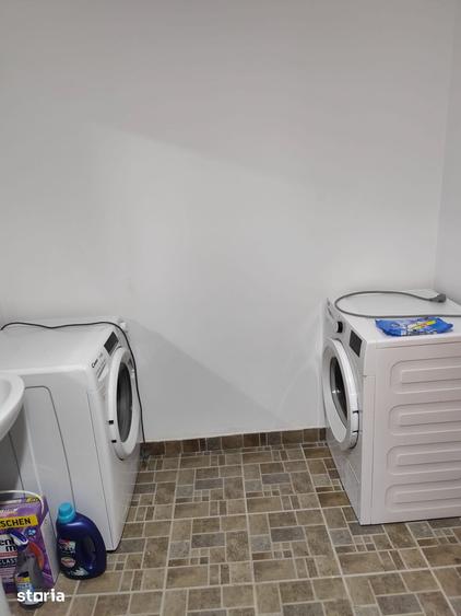 Casă cu 5 camere cu Teren 1468 Mp în Meri