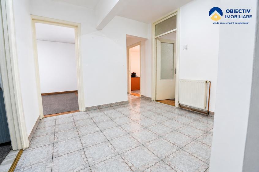 Apartament cu 4 camere decomandat în Central