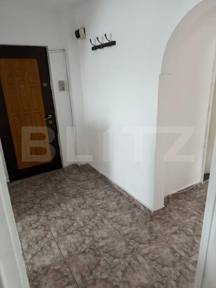 Apartament cu 3 camere decomandat, mobilat în Nord-Est