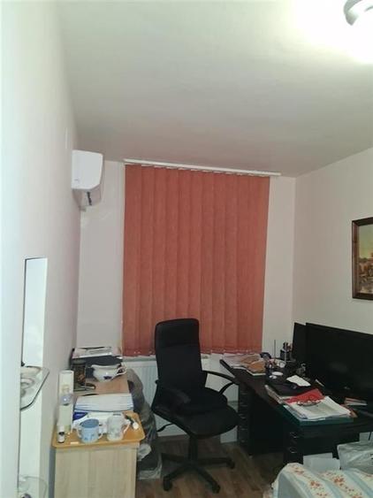Apartament cu 3 camere semidecomandat, mobilat în Spitalul Județean
