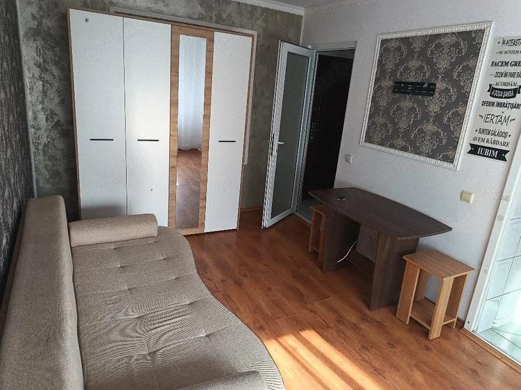 Garsonieră decomandată în Micro 38