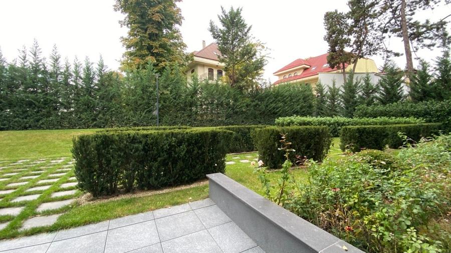 Apartament cu 5 camere decomandat, mobilat în Kiseleff