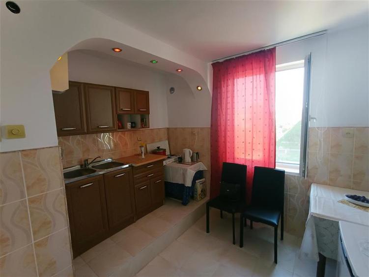 Apartament 3 camere in zona centrala Moldova Noua - 10