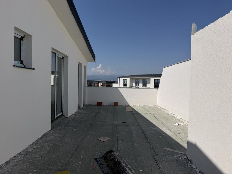Penthouse cu 4 camere decomandat în Șelimbăr