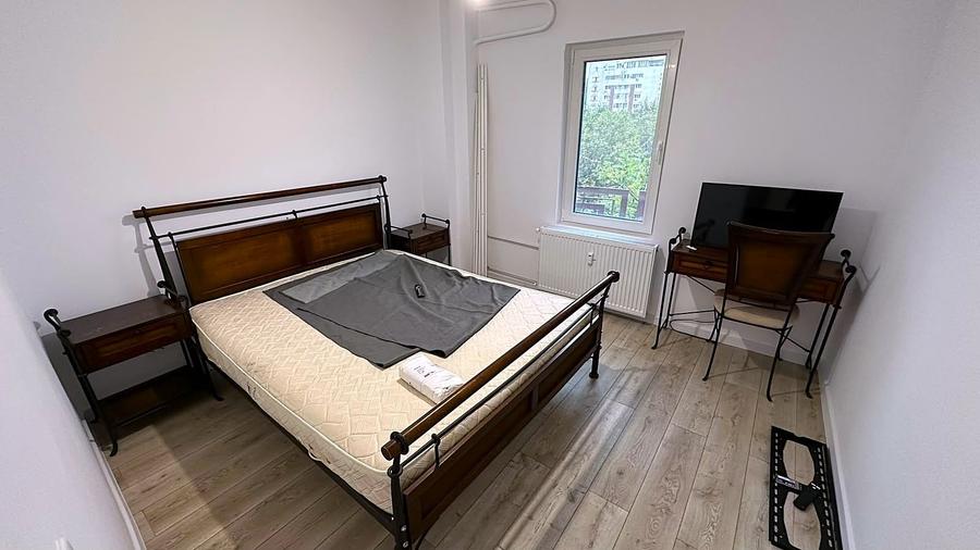 Apartament cu 3 camere în Tineretului