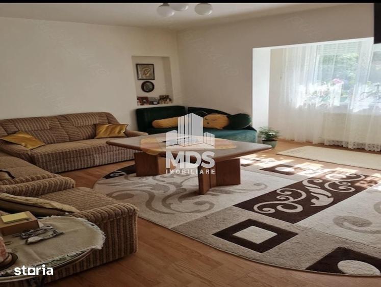 Garsonieră decomandată în Lipovei
