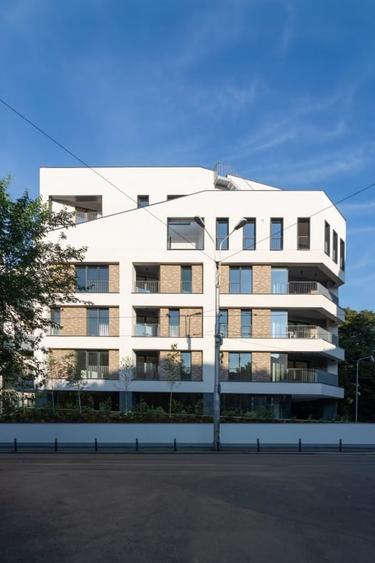 Apartament cu 2 camere decomandat, mobilat în P-ța Rosetti