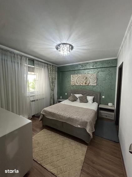 Apartament cu 3 camere decomandat în Rediu