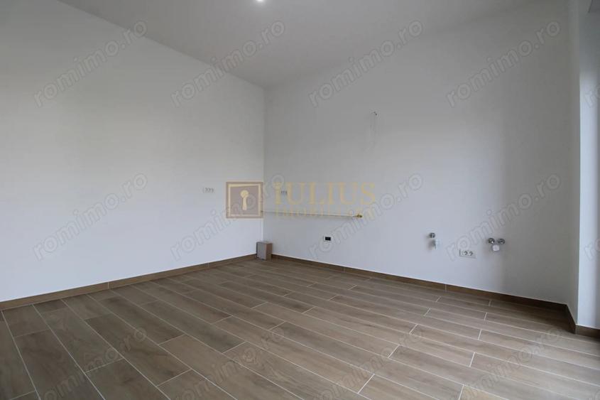 Casă cu 5 camere cu Canalizare în Lunei