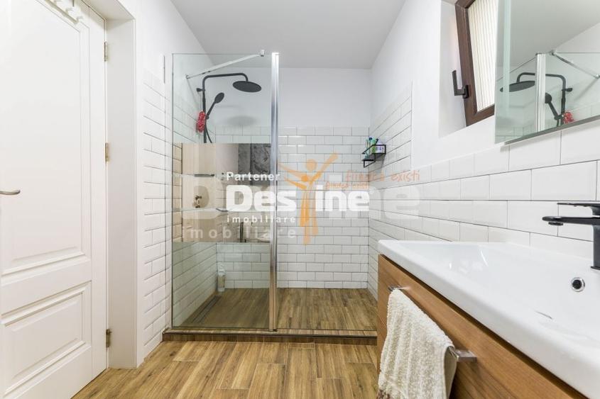 Casă individuală cu 5 camere cu Canalizare în Valea Adâncă