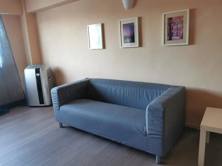 Apartament cu 3 camere decomandat în Micro IV