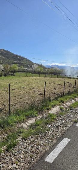 Teren de 960 mp, în Vale