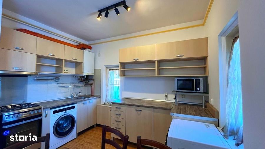 Apartament cu 3 camere decomandat, mobilat în Central