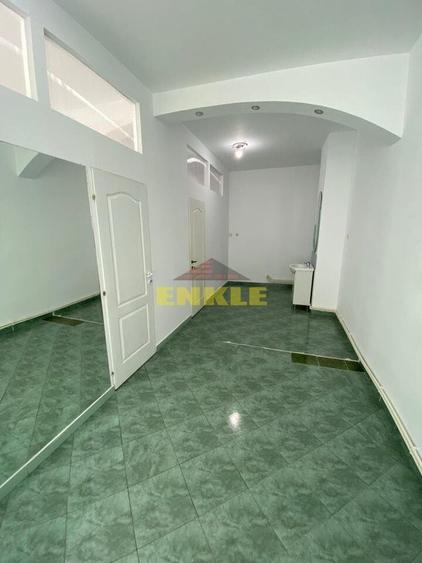 Spațiu comercial, de 70 mp, în Central