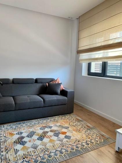Duplex cu 4 camere cu Canalizare în Aninoasa