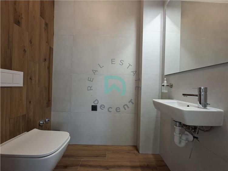 Apartament cu 4 camere decomandat în Drumul Poienii