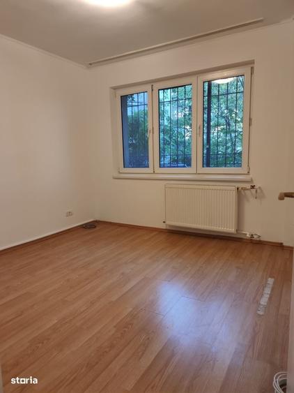 Apartament cu 2 camere semidecomandat în 1 Mai