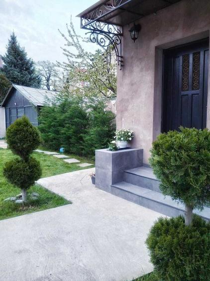 Casă cu 4 camere cu Teren 385 Mp în Central