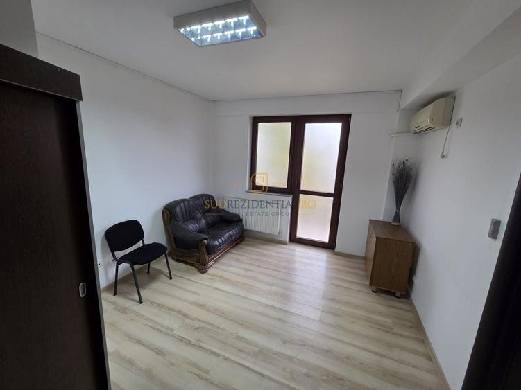 Apartament cu 4 camere decomandat în Olteniței