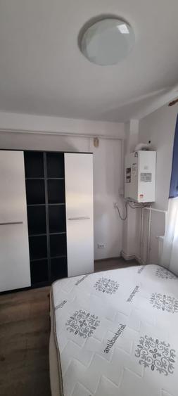 Apartament cu 3 camere decomandat în Albești