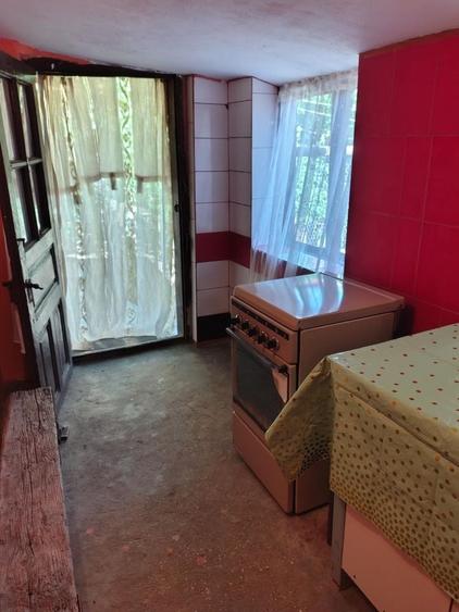 Casă cu 2 camere în Romanești