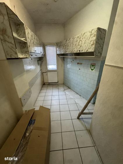 Casă cu 9 camere decomandat cu Teren 101 Mp în Central