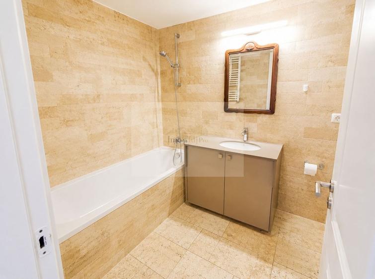 Apartament cu 2 camere semidecomandat, mobilat în Sopor