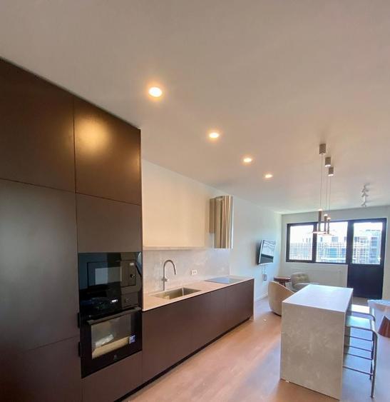 Apartament cu 4 camere, mobilat în Universitate