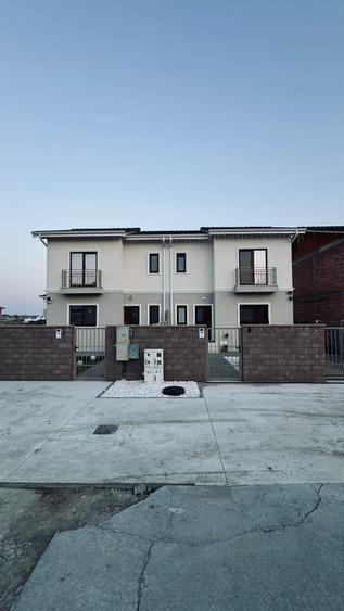 Duplex cu 4 camere cu Teren 357 Mp în Moșnița Nouă