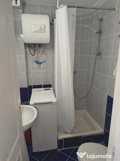 Garsonieră decomandată în Central