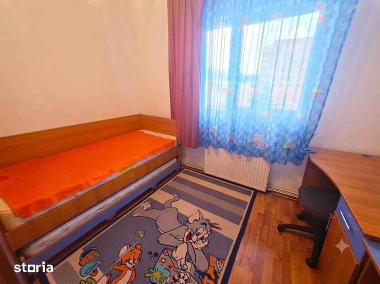 Vand apartament 3 camere cu 2 bai zona Astra - 4