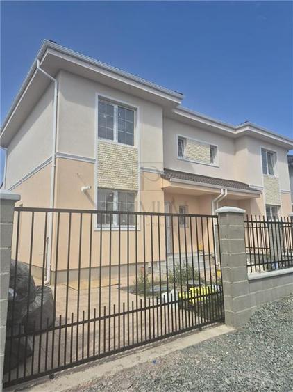 Duplex cu 4 camere cu Teren 300 Mp în Moșnița Nouă