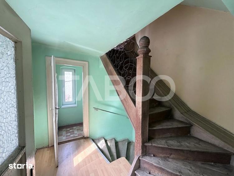 Apartament cu 3 camere decomandat, mobilat în Central — fotografia 3