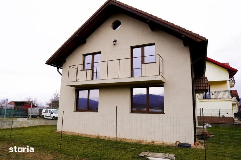 Casă cu 4 camere cu Teren 300 Mp în Central