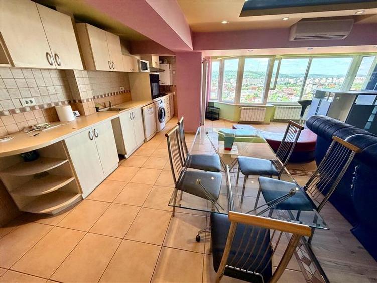 Apartament cu 3 camere decomandat, mobilat în Aeroport