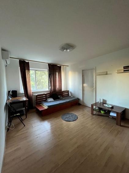 Apartament cu 2 camere semidecomandat în Dacia