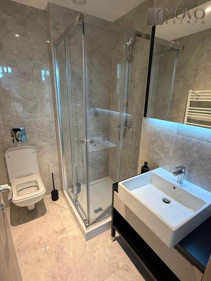 Apartament cu 3 camere semidecomandat, mobilat în Dristor